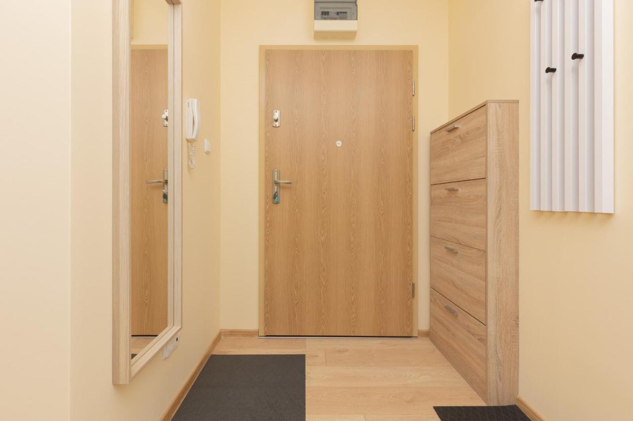 Praga Family Apartment With Parking By Noclegi Renters Warschau Exterior foto